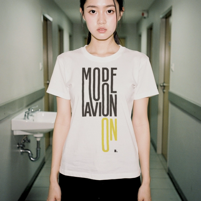 modele-femme-mode-avion T-shirt Mode avion - shop b.