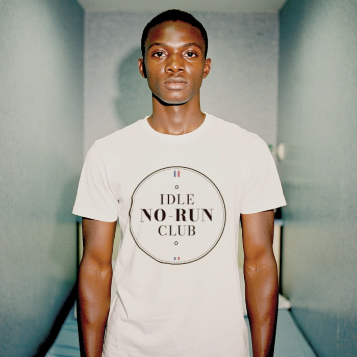 T-shirt Idle no-run Club - shop b.