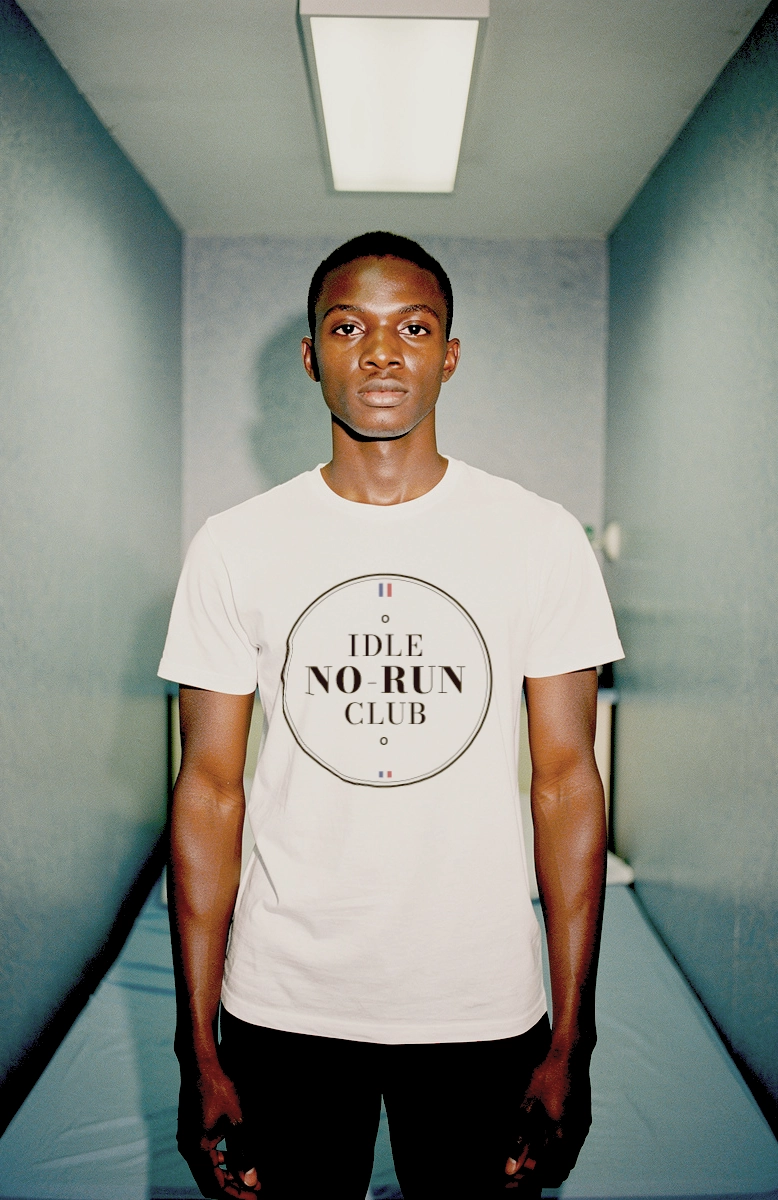 T-shirt Idle no-run Club - shop b.